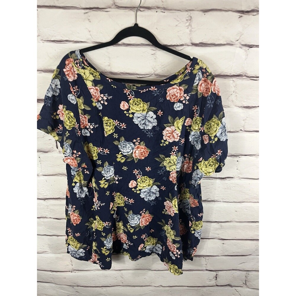 Torrid Women's Size 4 Blue/Multicolor Short Sleeve Shirt